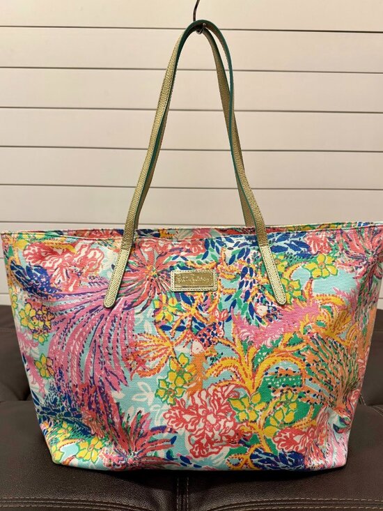 Lilly Pulitzer Handbags - Lilly Pulitzer Fishing for Compliments Resort Tote Bag